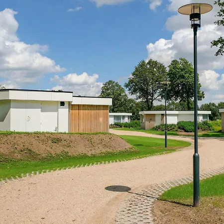 2 Bedroom Stunning In *