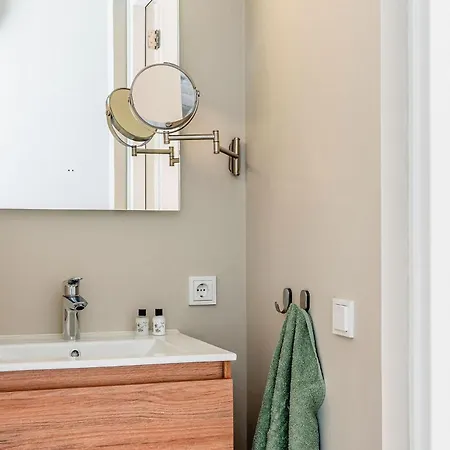 Feriehus 2 Bedroom Stunning In